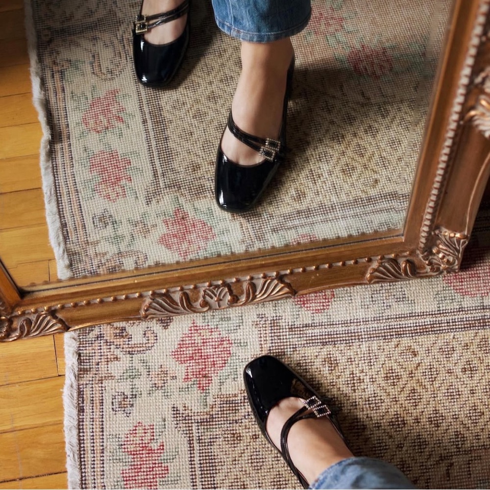 Rouje Patent Leather Crystal
Embellishments Pumps